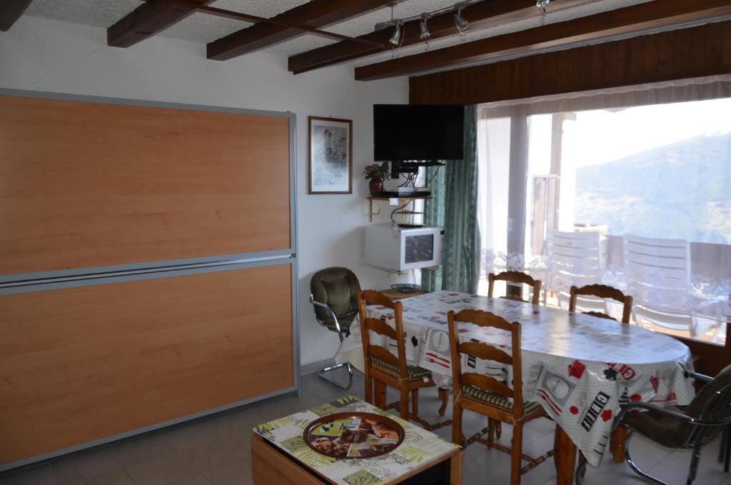 Immeuble Mont Noble room 3